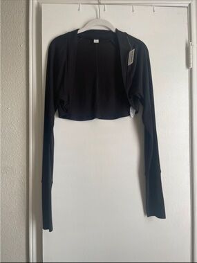 Old Navy Black Long-Sleeve Athletic Cropped Shrug